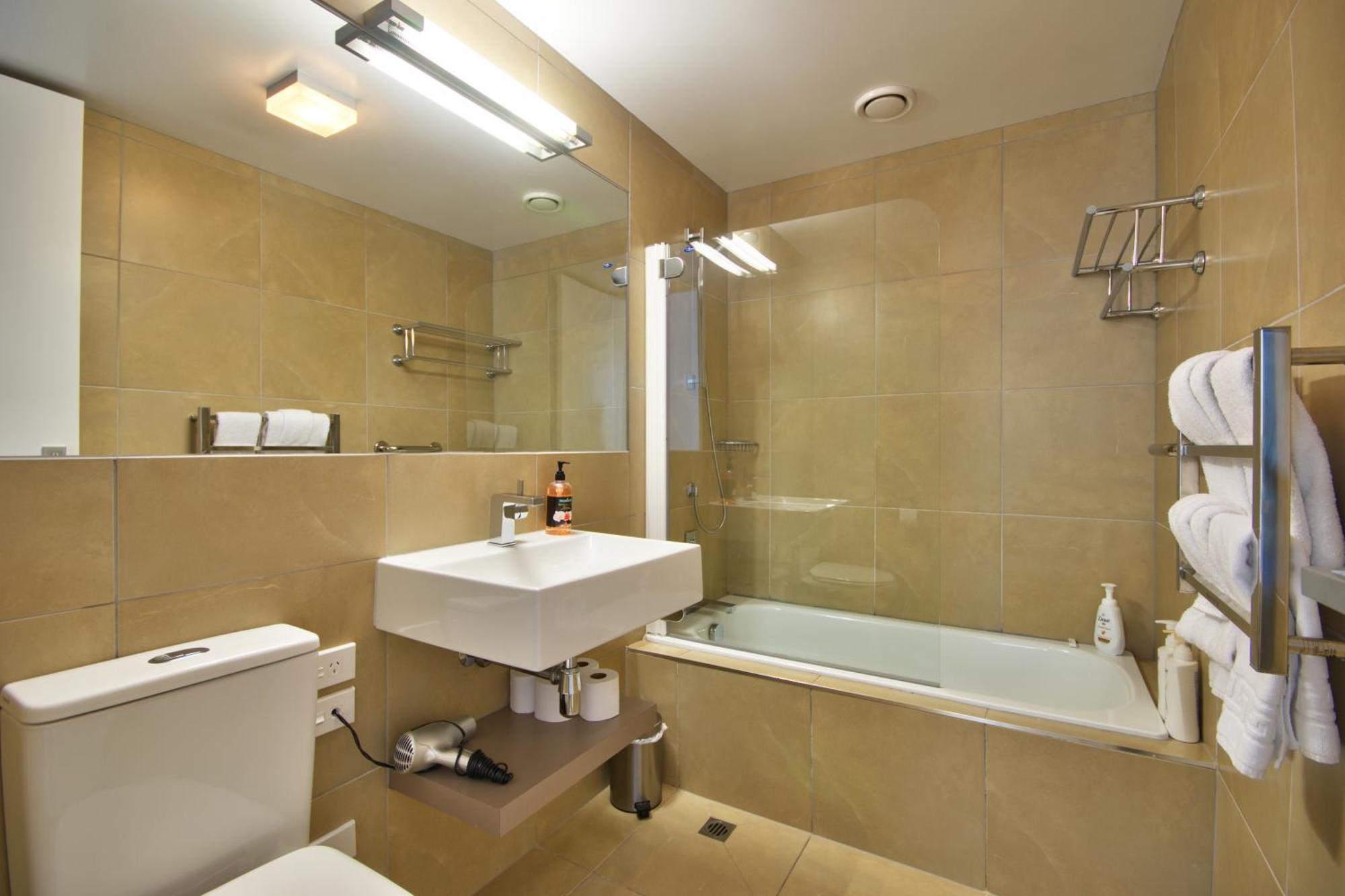 Charlies Queenstown Studio Apt 103B Екстер'єр фото